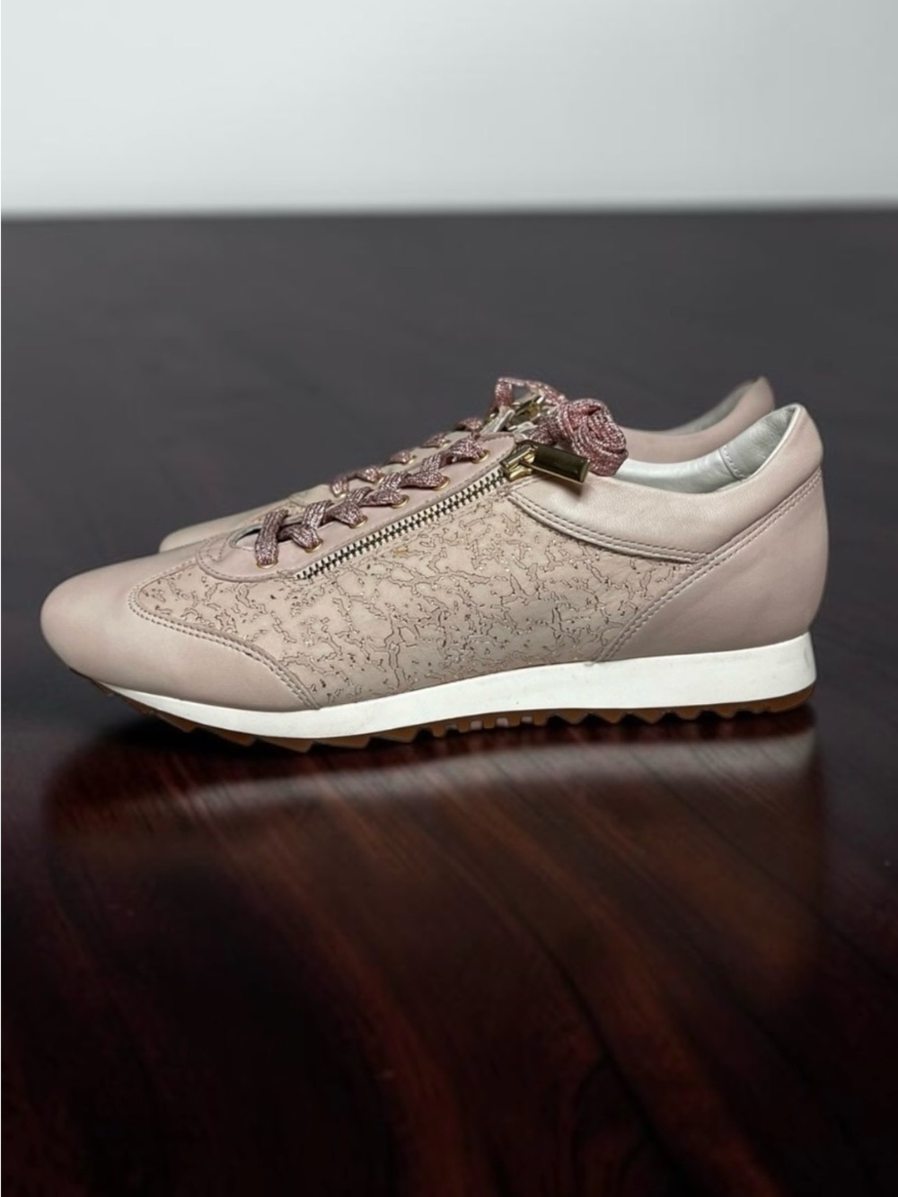 🌻NEW w/box Amalfi Fedro Sneakers Casual Leather Lined Size 9.5 WIDE $299 Retail